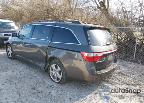 2013 Honda Odyssey Touring/Touring Elite from USA, damaged, VIN 5FNRL5H91DB080334